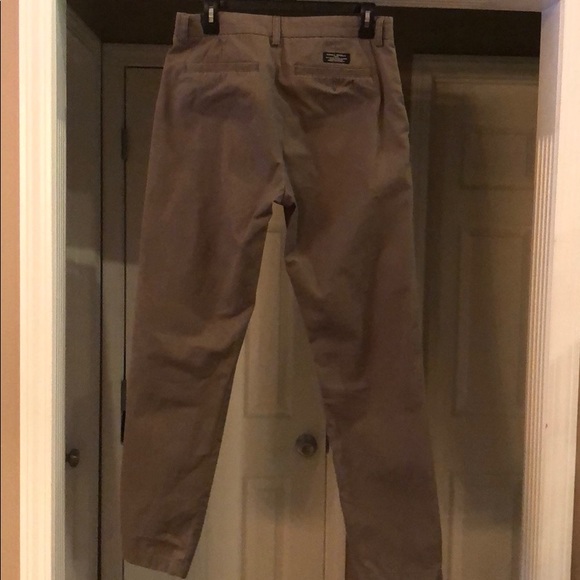 Banana Republic Men’s Gavin Chino Pants Brown/Tan - Picture 2 of 3